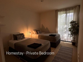 Homestay - Yarra River Boulevard - Private Room